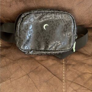 Chic Black Leopard Print Belt Bag